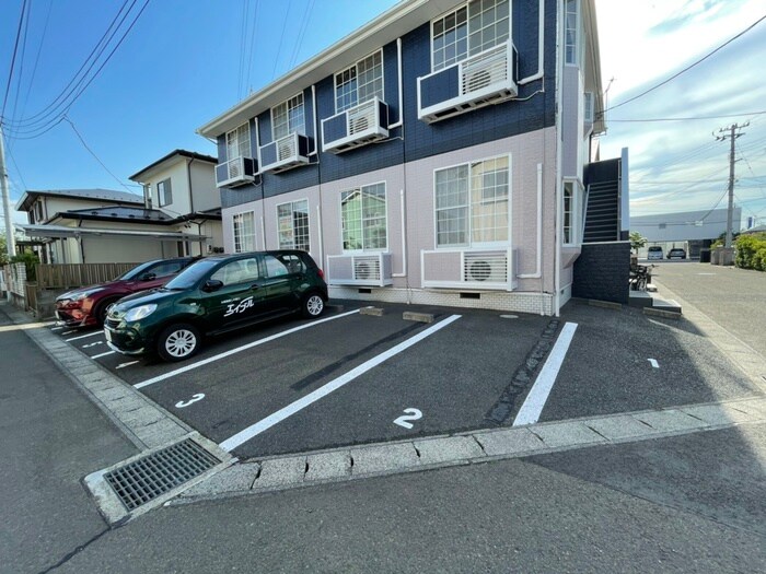 物件外観写真3　(駐車場)