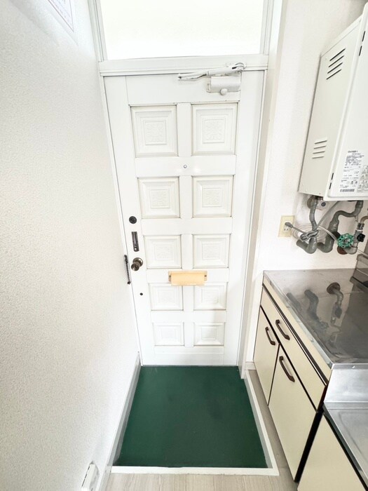 物件内観写真12　(玄関)