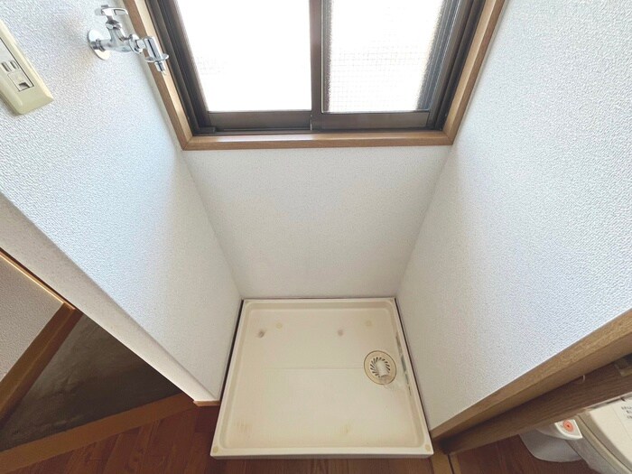 物件内観写真14　(洗濯機置場)