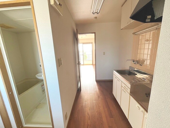 物件内観写真21　(廊下)