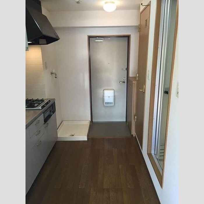 物件内観写真12　(玄関)