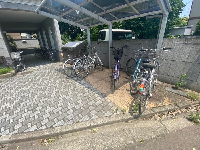 ベルシティ萩野町の駐輪場