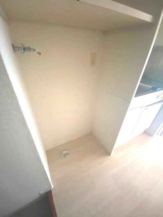 物件内観写真12　(洗濯機置場)