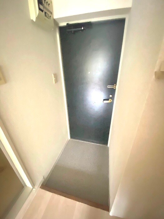 物件内観写真16　(玄関)