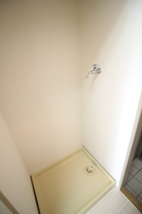 物件内観写真15　(洗濯機置場)