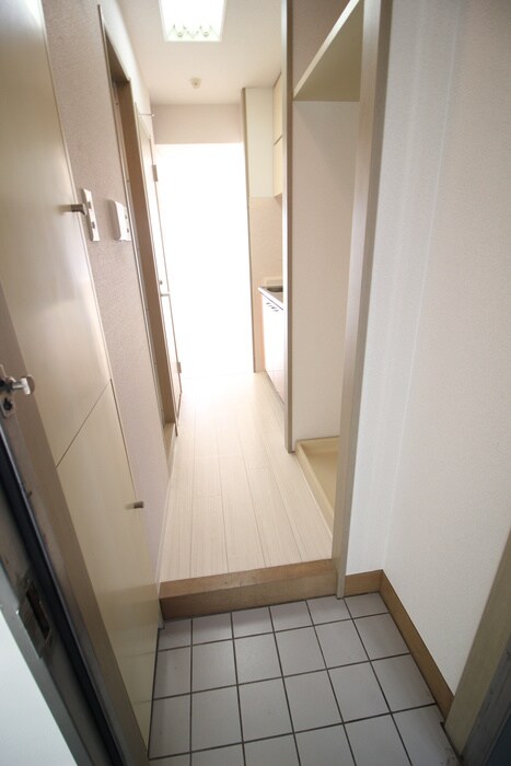 物件内観写真17　(玄関)