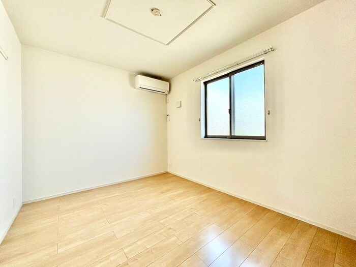 物件内観写真8　(居室)