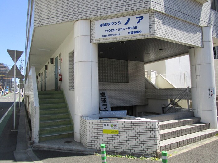 物件外観写真2　(エントランス部分)