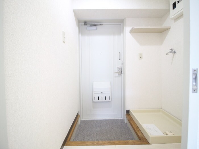 物件内観写真14　(玄関)