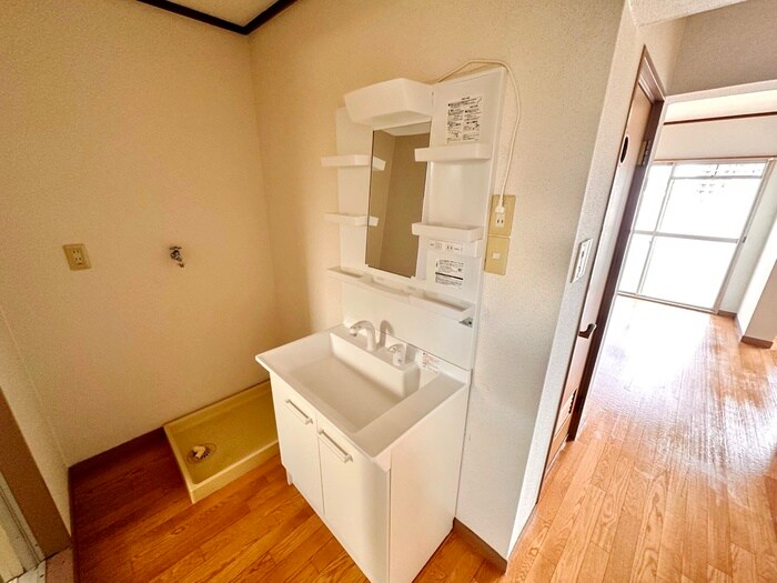 物件内観写真15　(洗濯機置場)