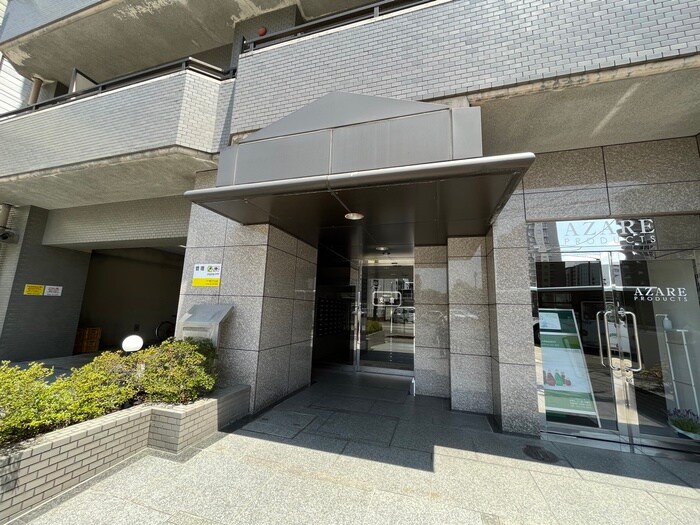 物件外観写真3　(エントランス部分)