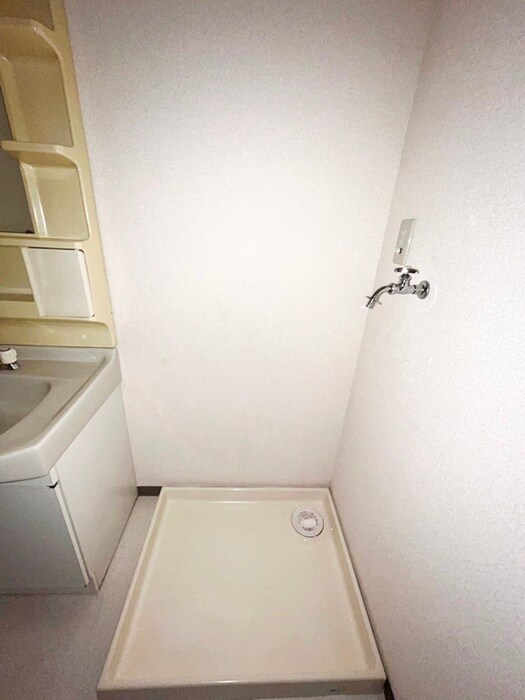 物件内観写真14　(洗濯機置場)