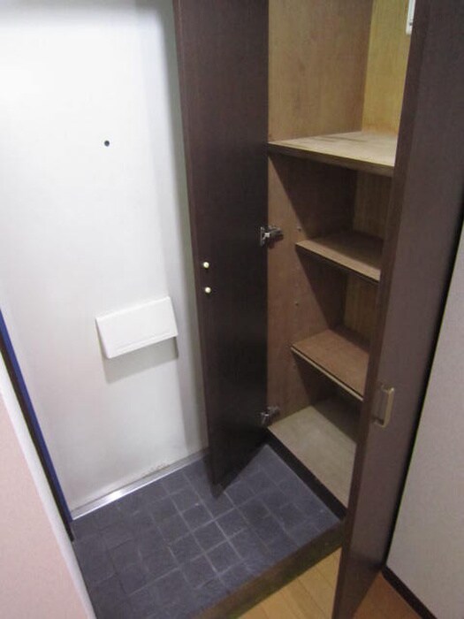 物件内観写真15　(玄関)