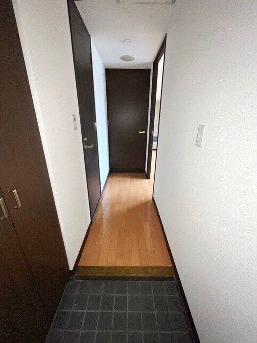物件内観写真17　(玄関)