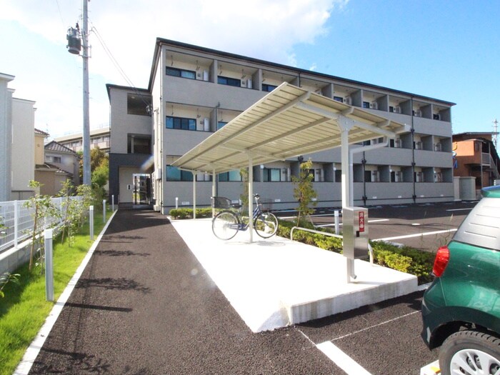 物件外観写真2　(駐車場)