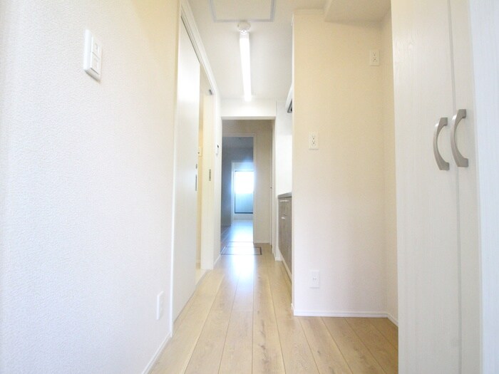 物件内観写真14　(廊下)