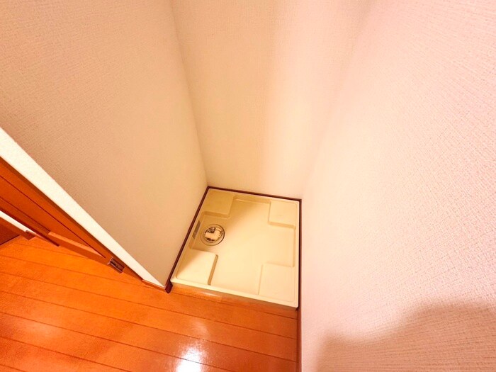 物件内観写真14　(洗濯機置場)