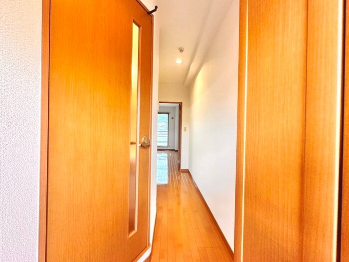 物件内観写真16　(廊下)