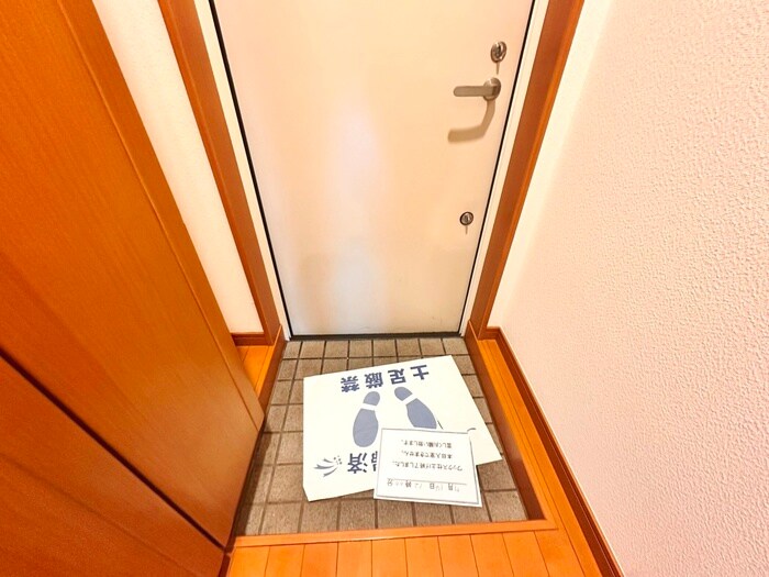 物件内観写真18　(玄関)