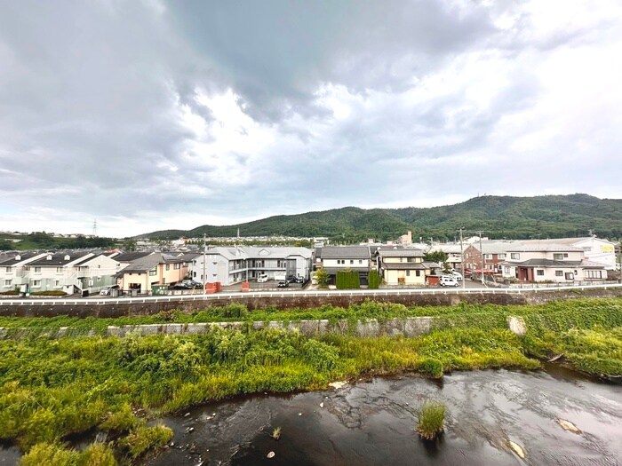 物件内観写真21　(室内からの展望)