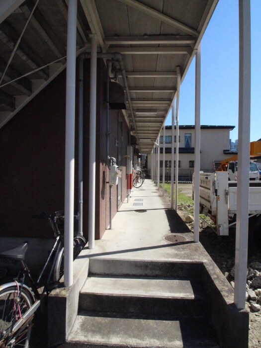 物件外観写真4　(駐輪場)