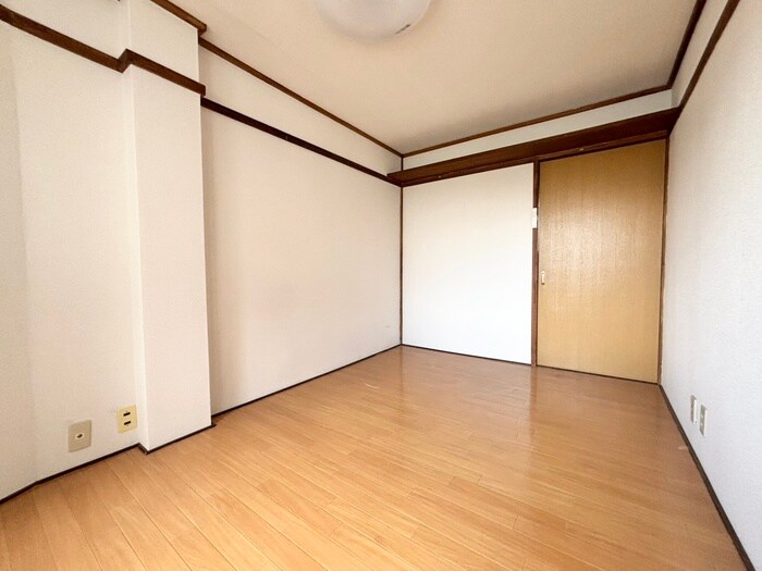 物件内観写真8　(居室)