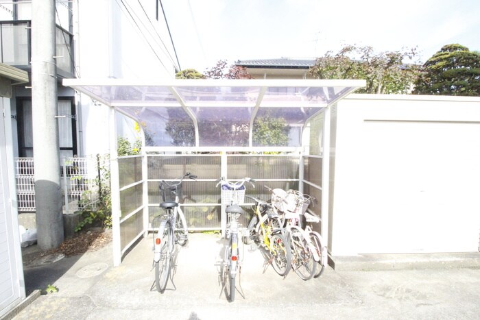 物件外観写真3　(駐輪場)