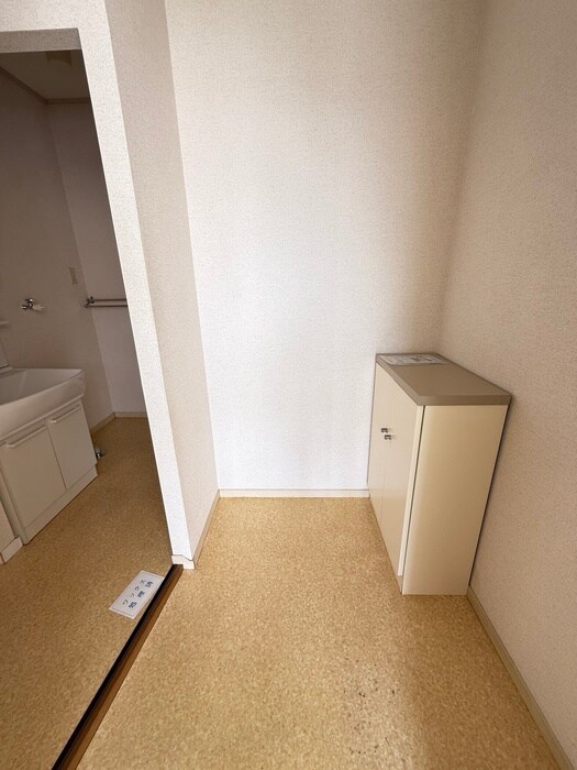 物件内観写真15　(玄関)