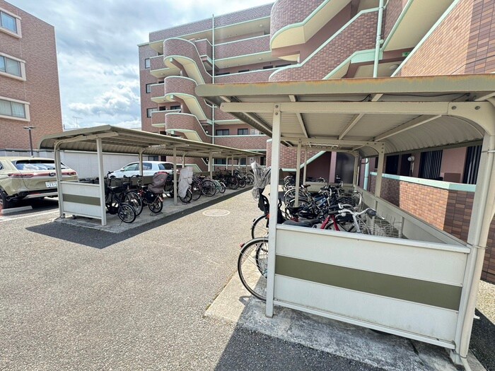 物件外観写真2　(駐輪場)