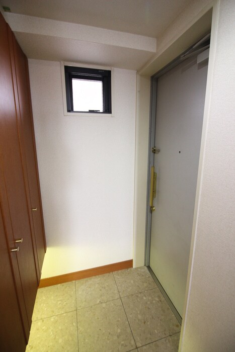 物件内観写真14　(玄関)