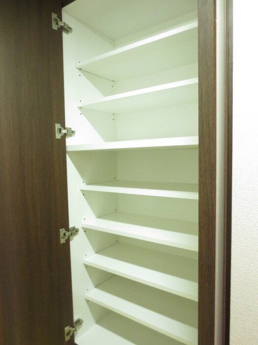 物件内観写真18　(靴箱)