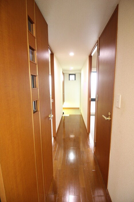 物件内観写真21　(廊下)