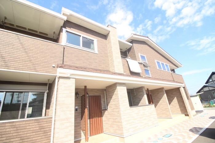 物件外観写真5　(エントランス部分)