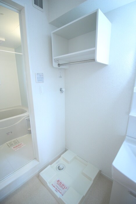 物件内観写真13　(洗濯機置場)