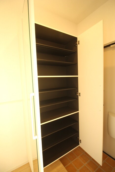 物件内観写真18　(靴箱)