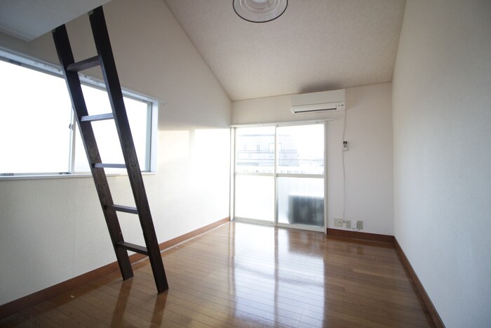 物件内観写真9　(居室)