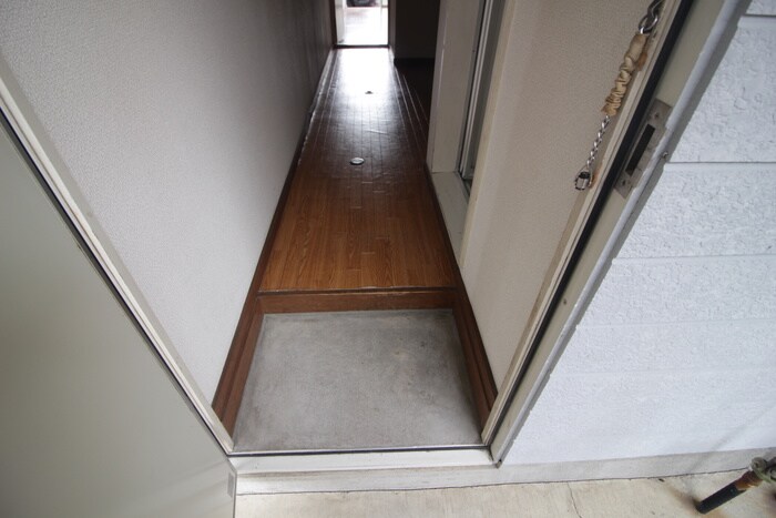 物件内観写真14　(玄関)