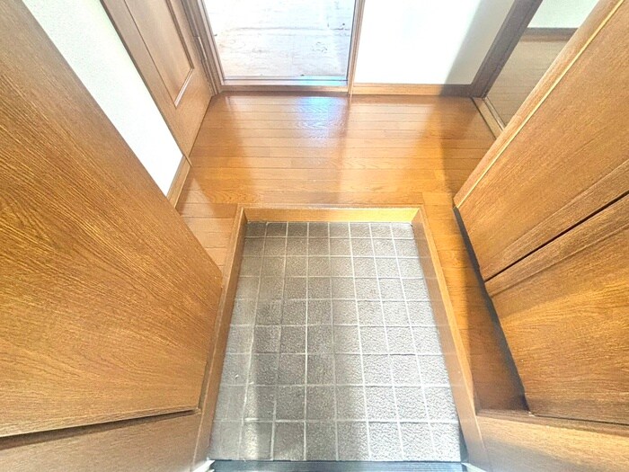 物件内観写真15　(玄関)