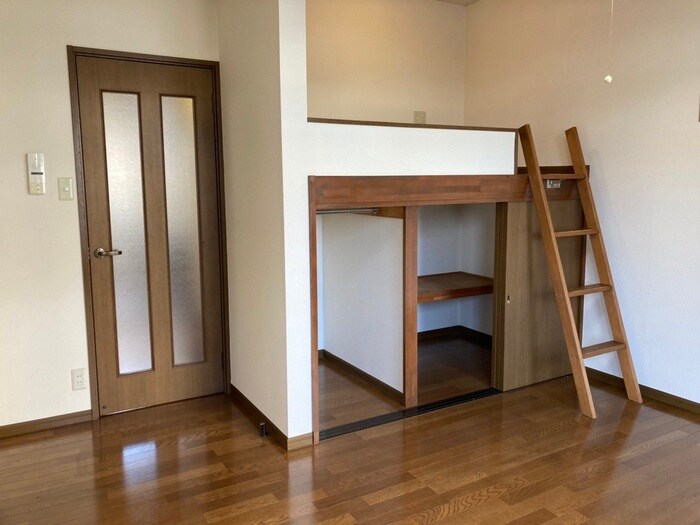 物件内観写真9　(ロフト)