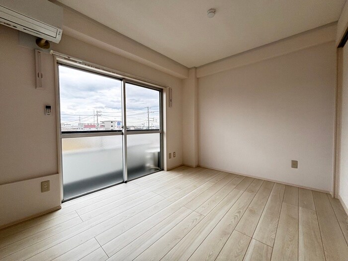 物件内観写真9　(居室)