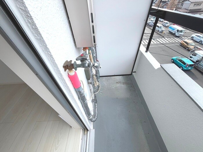 物件内観写真15　(洗濯機置場)