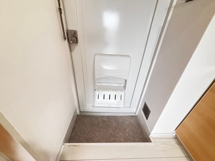 物件内観写真18　(玄関)