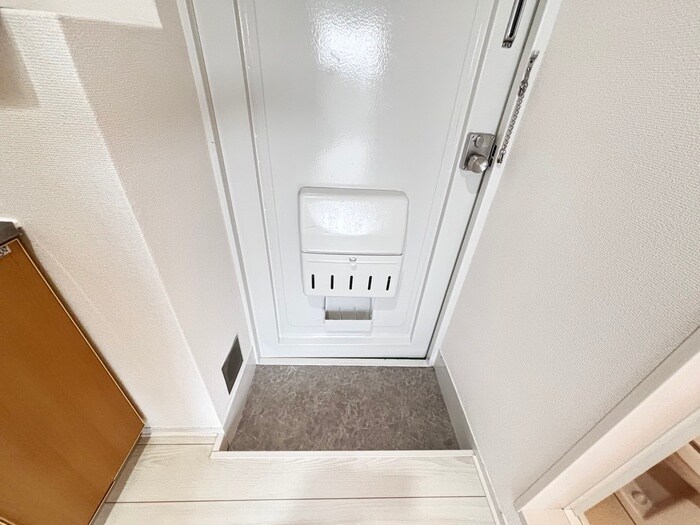 物件内観写真18　(玄関)