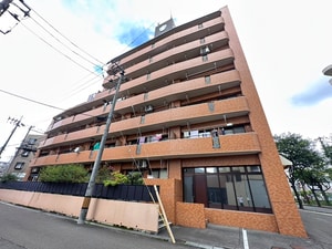 ネオハイツ泉中央（３０２）外観写真