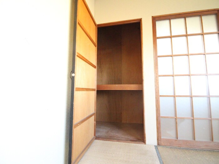 物件内観写真12　(収納)