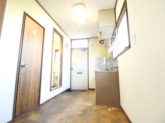 物件内観写真13　(廊下)