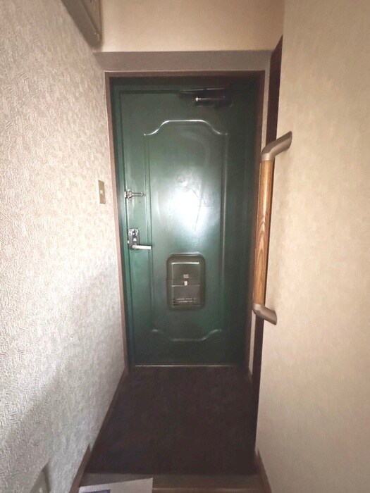 物件内観写真18　(玄関)