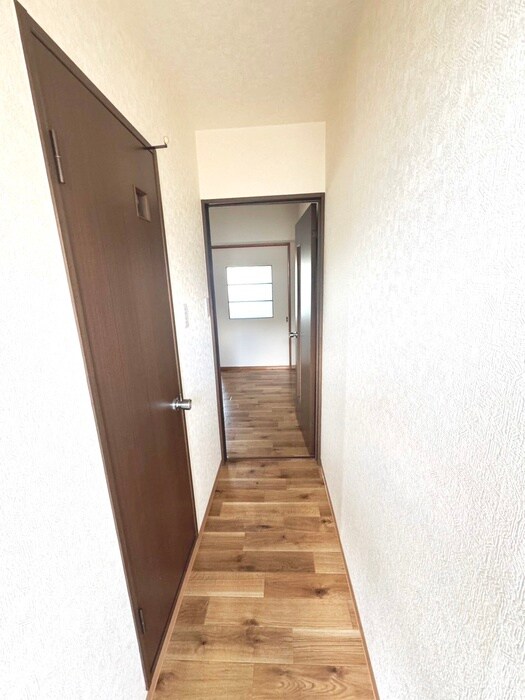 物件内観写真20　(廊下)