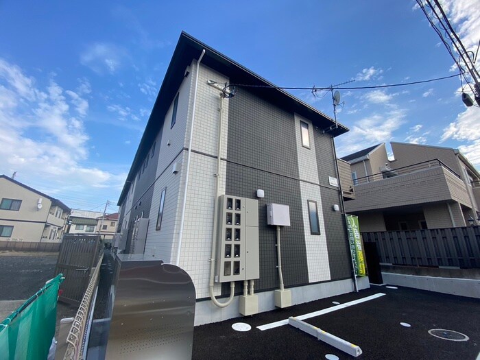 物件外観写真1　(駐車場)