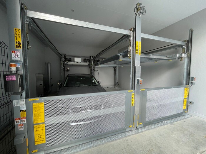 物件外観写真5　(駐車場)